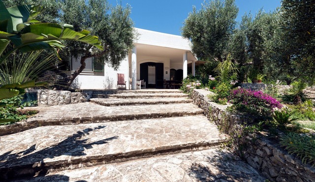 Villa with sea view – Villa Azzurra in Contrada Guardiola
