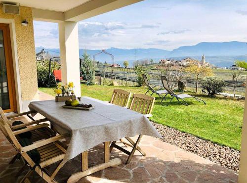 Weitblick Apartment mit Garten in Castelvecchio