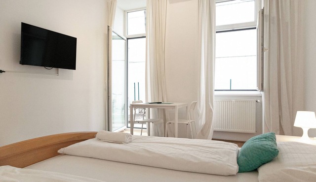 Welcoming 3BR Apt Steps From Belvedere