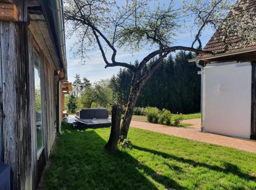 Wohlfühloase am Trausdorfberg mit Sauna, Whirlpool und Panorama in Sankt Marein bei Graz