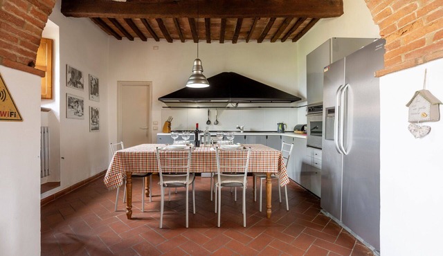 Wonderful private villa with A/C, WIFI, TV, veranda and pets allowed, close to Montepulciano in Monticchiello
