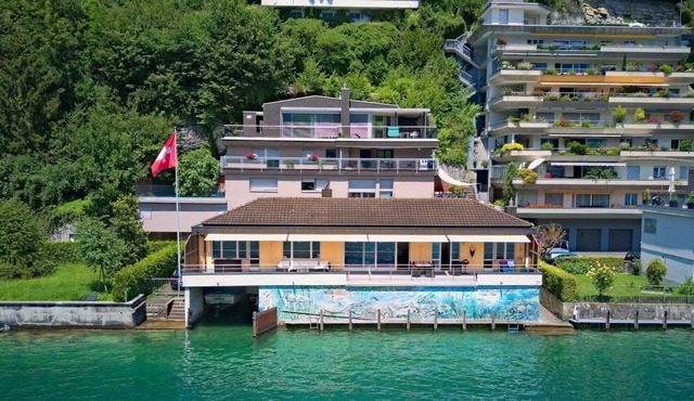 Wonderful private villa for 6 people with WIFI, TV, terrace, pets allowed and parking in Ennetbürgen