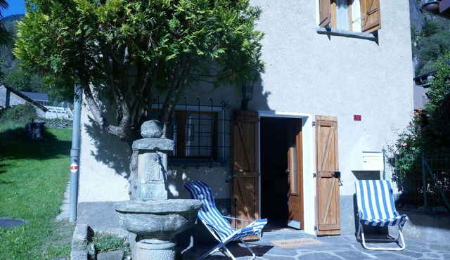Wonderful private villa for 4 guests with WIFI, TV, patio and pets allowed in Chiggiogna