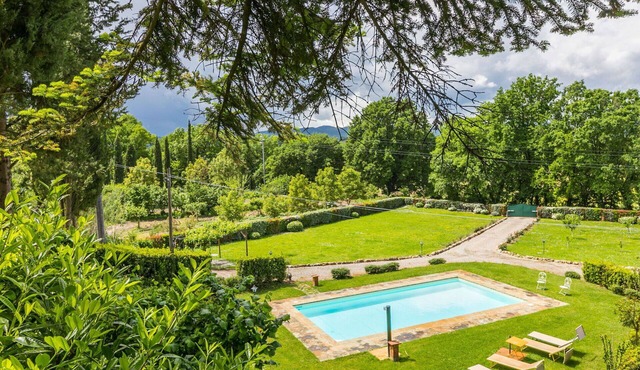 Wonderful villa for 5 people with private pool, WIFI, TV, terrace, pets allowed and panoramic v. in Montevarchi