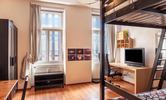 Innsbruck City Centre Apartment | Cozy central apartment 1min train