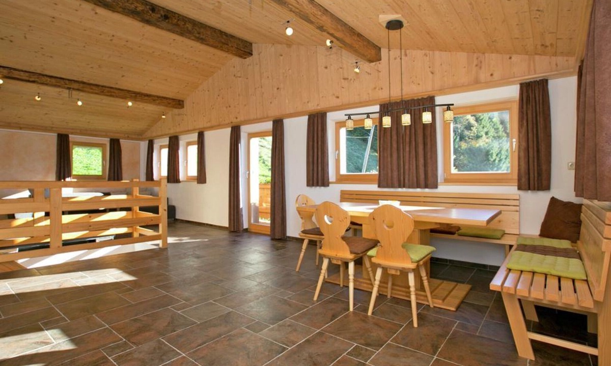 Hopfgarten Markt Ski Chalet | Gorgeous Chalet with Hot Tub in Tyrol