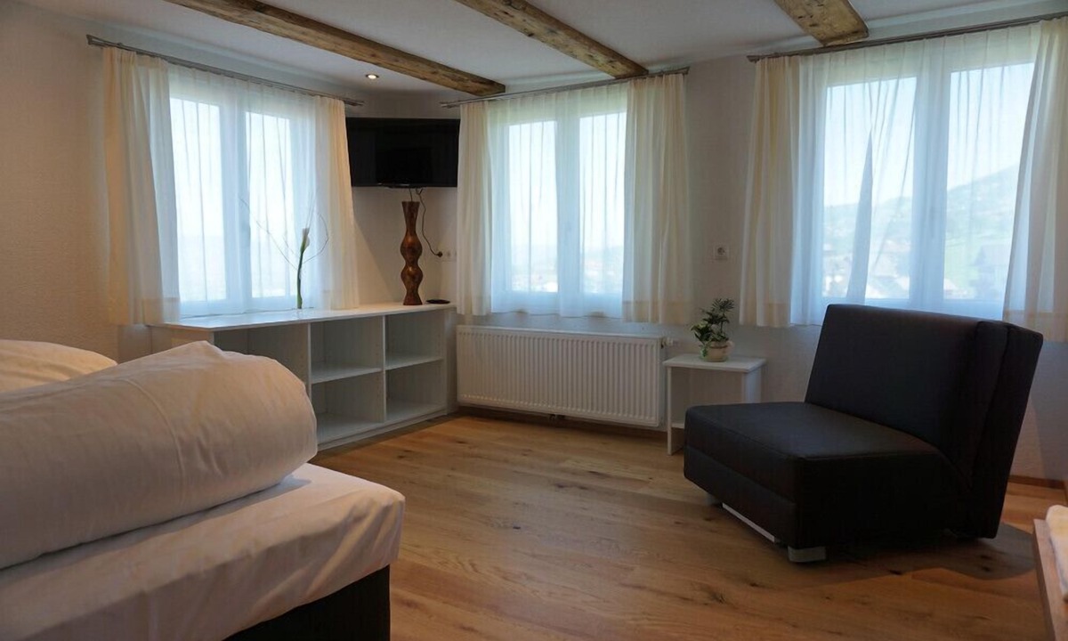 Zwischenwasser Bed & Breakfast | Hotel Waldrast B&B