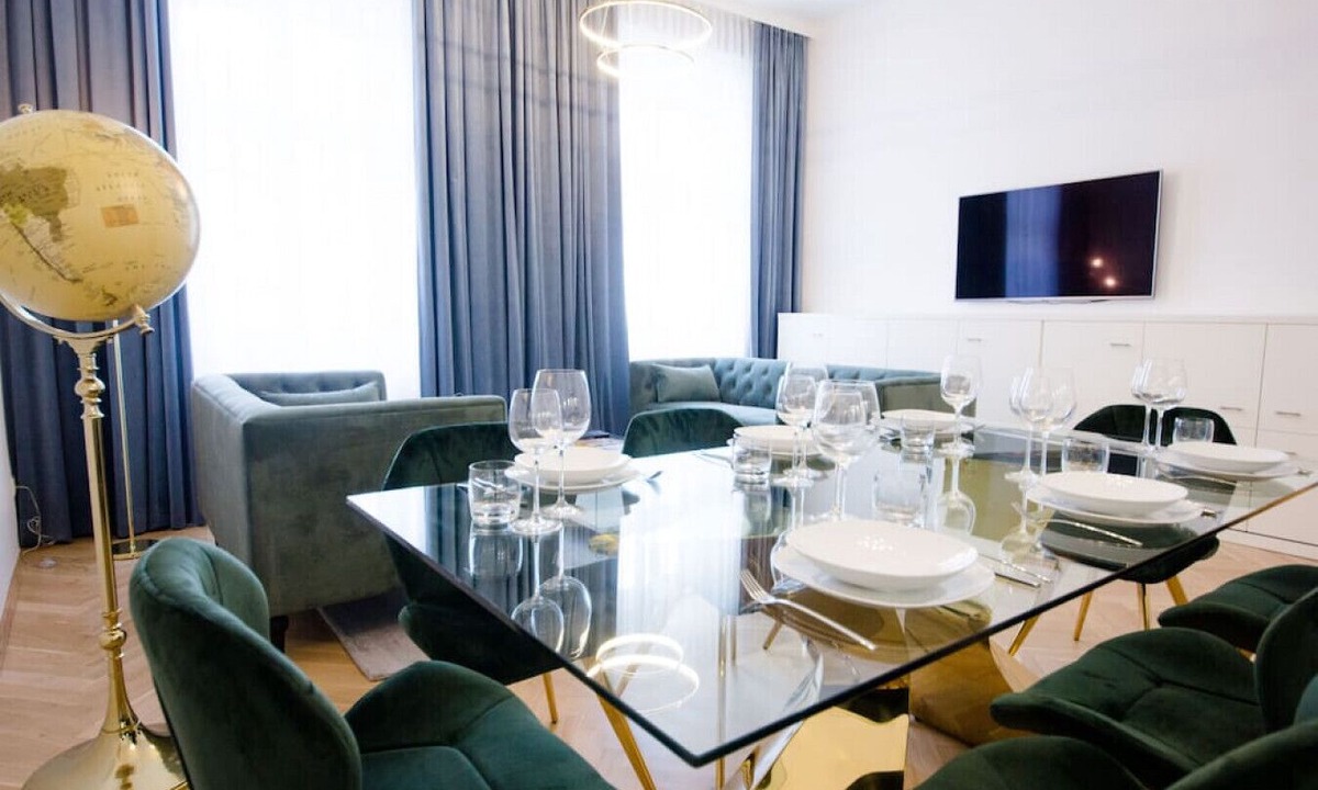 Innere Stadt Apartment | Superior Three-Bedroom Apartment - Opera
