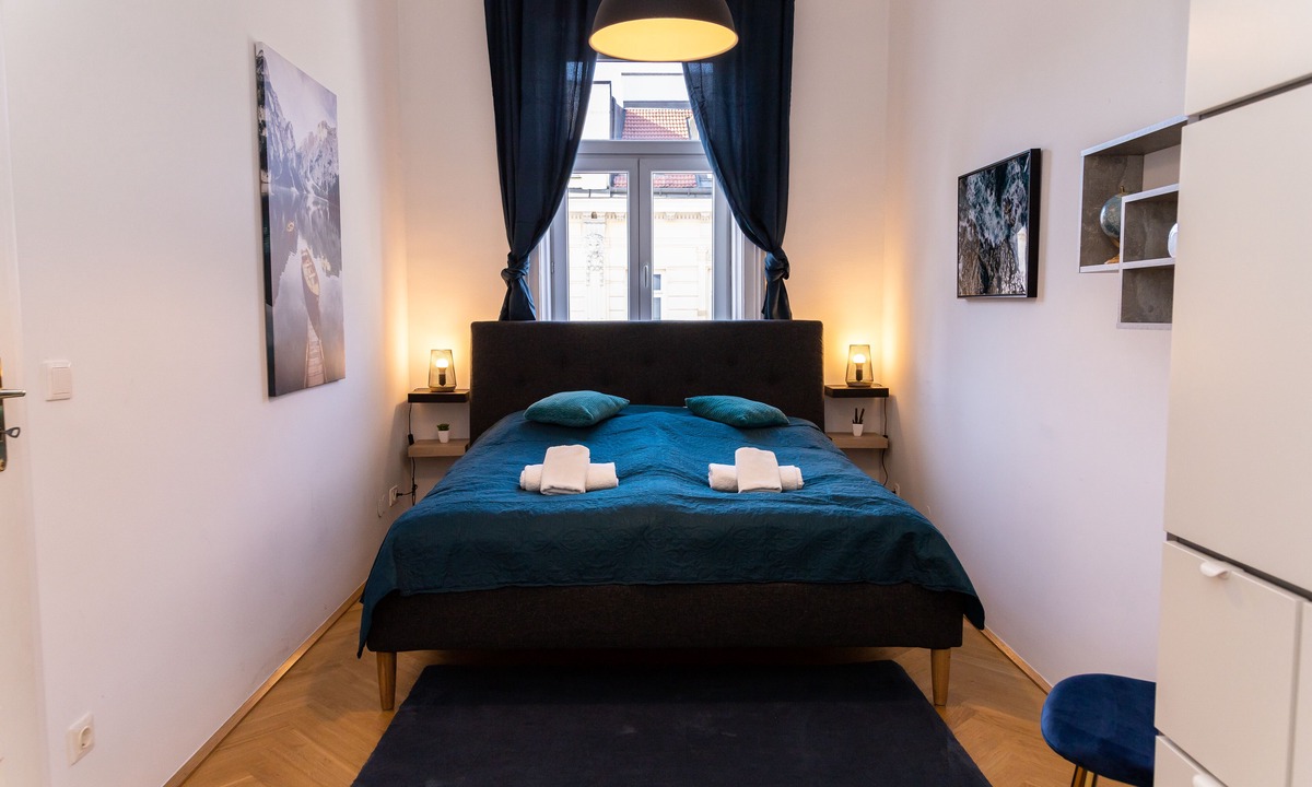 Vienna Apartment | Ruby Luxurious Apartment With View of Schönbrunn