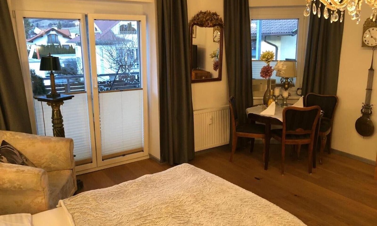 Innsbruck Apartment | Apartment 'Citybergblick' with Mountain View, Balcony & Wi-Fi