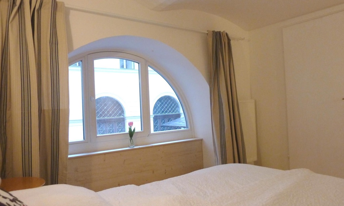Innere Stadt Apartment | Duplex Apartment in Historic City Center three bedrooms metro