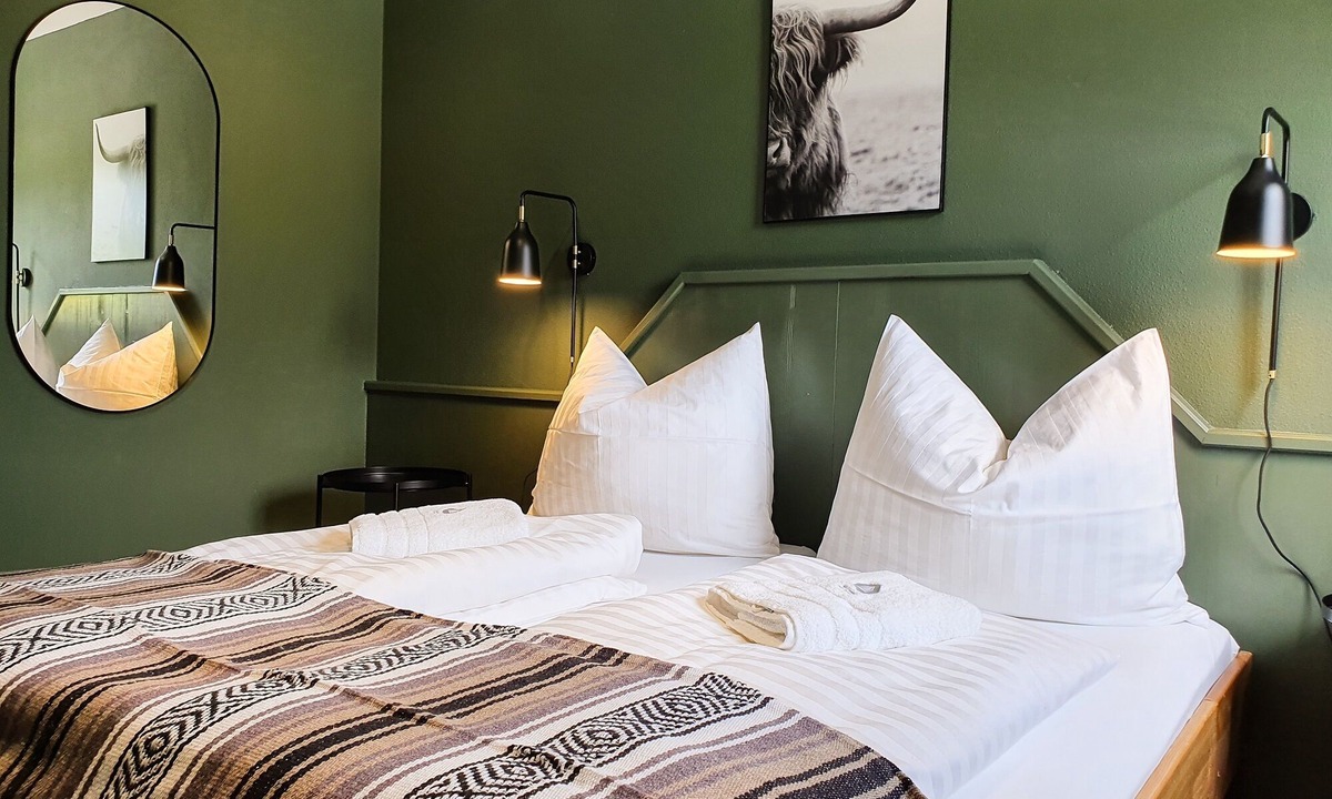 Goetzens Apartment | Beautiful 2-bedroom apartment with balcony and free parking.