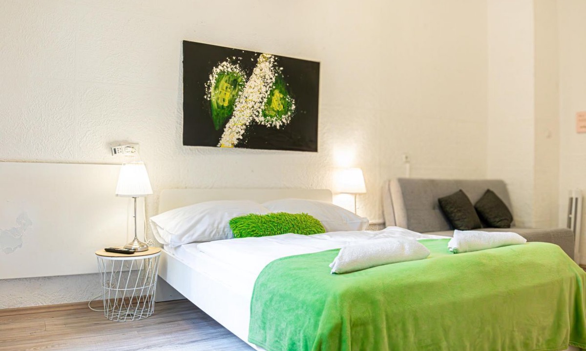 Neulerchenfeld Apartment | Simple Apt. w/full kitchen Wiener Stadthalle 3