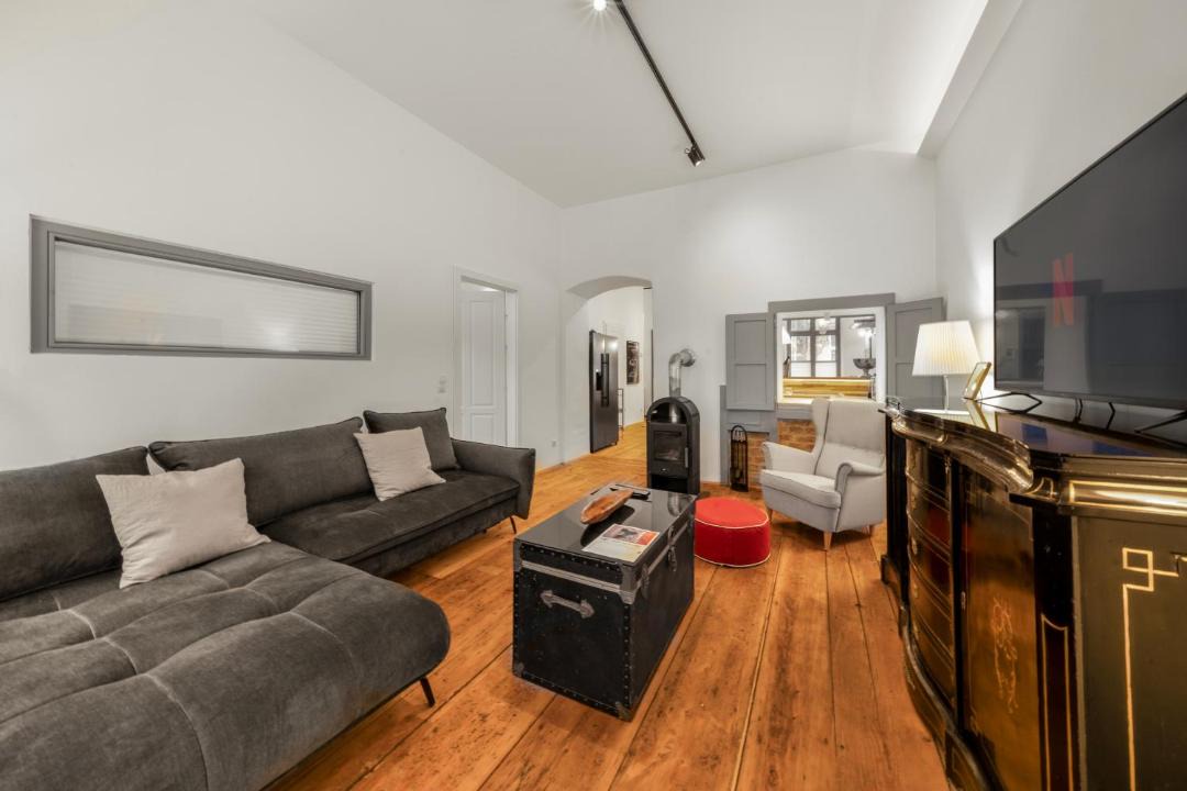 Schottenfeld Apartment | 1 Bedroom Apartment in Neubau, 8 min city center, AC, Parking