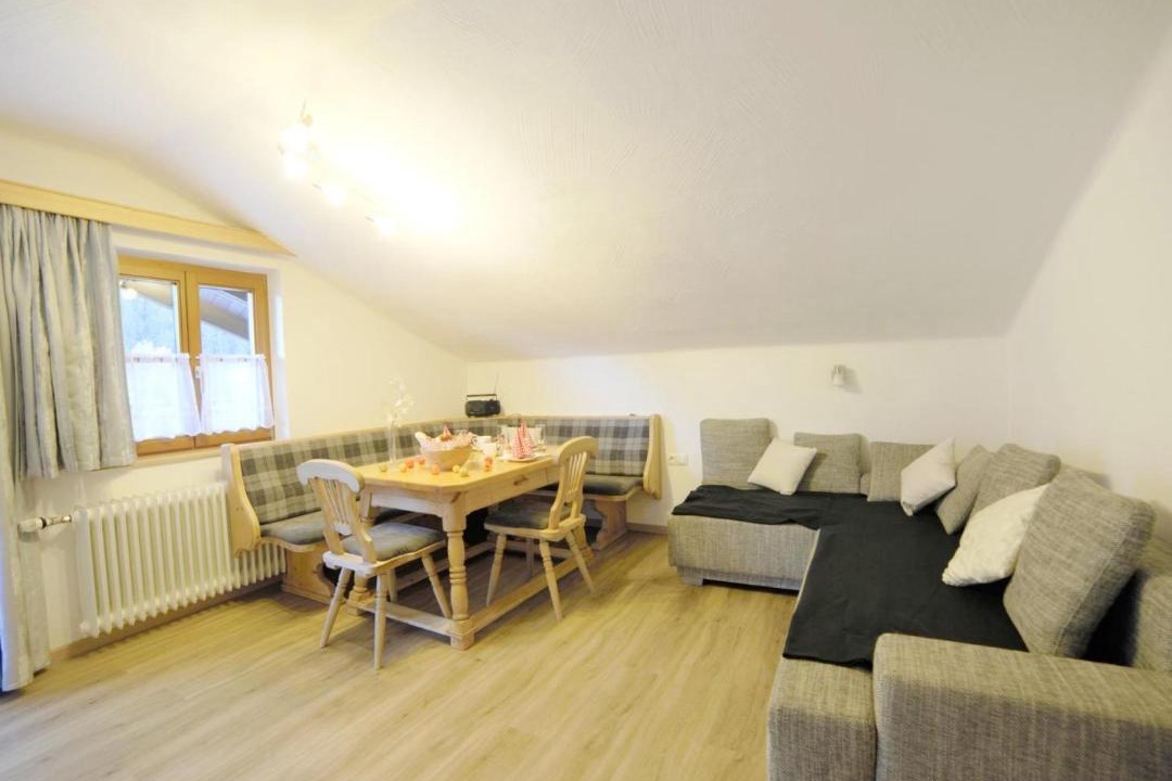 Flachau Apartment | Apartment in Flachau with Mountain Views