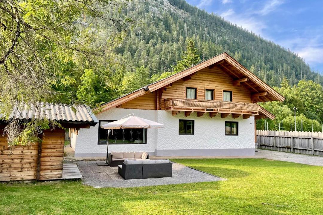 Lofer Ski Chalet | Spacious Chalet for Ski & Summer Adventures
