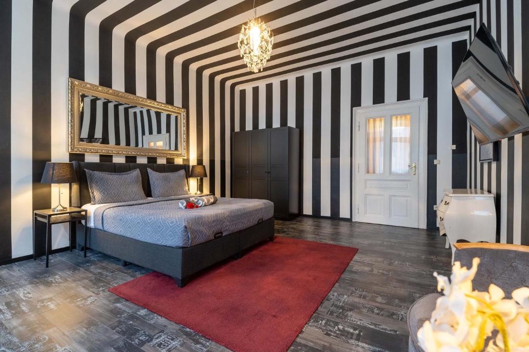 Margareten Apartment | Apartment for 2 near Karlskirche & U4 Metro