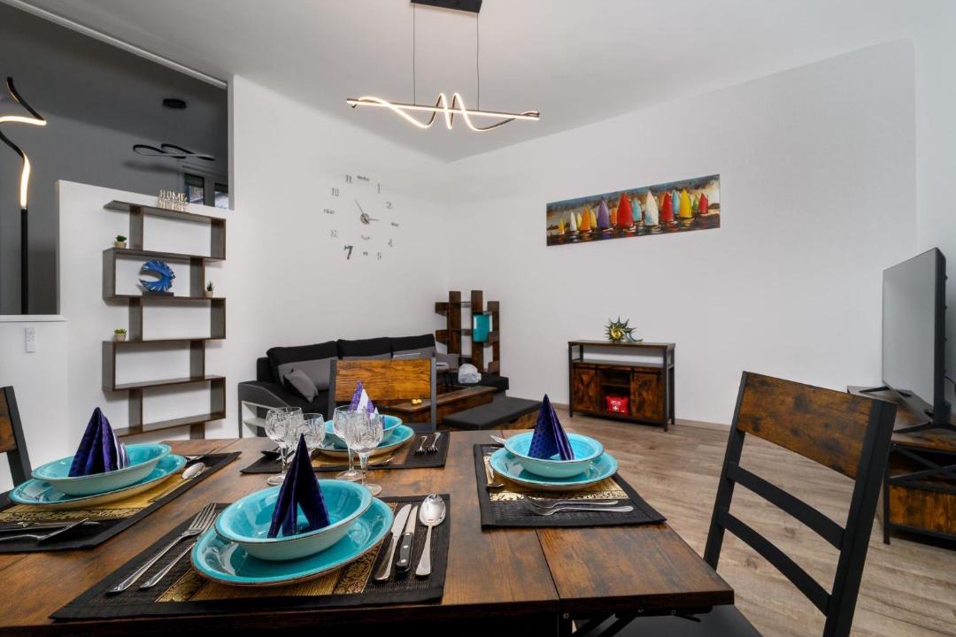 Sankt Leonhard Apartment | Apartment Top at Park- zentrales Appartement inkl- Parkplatz by Interhome