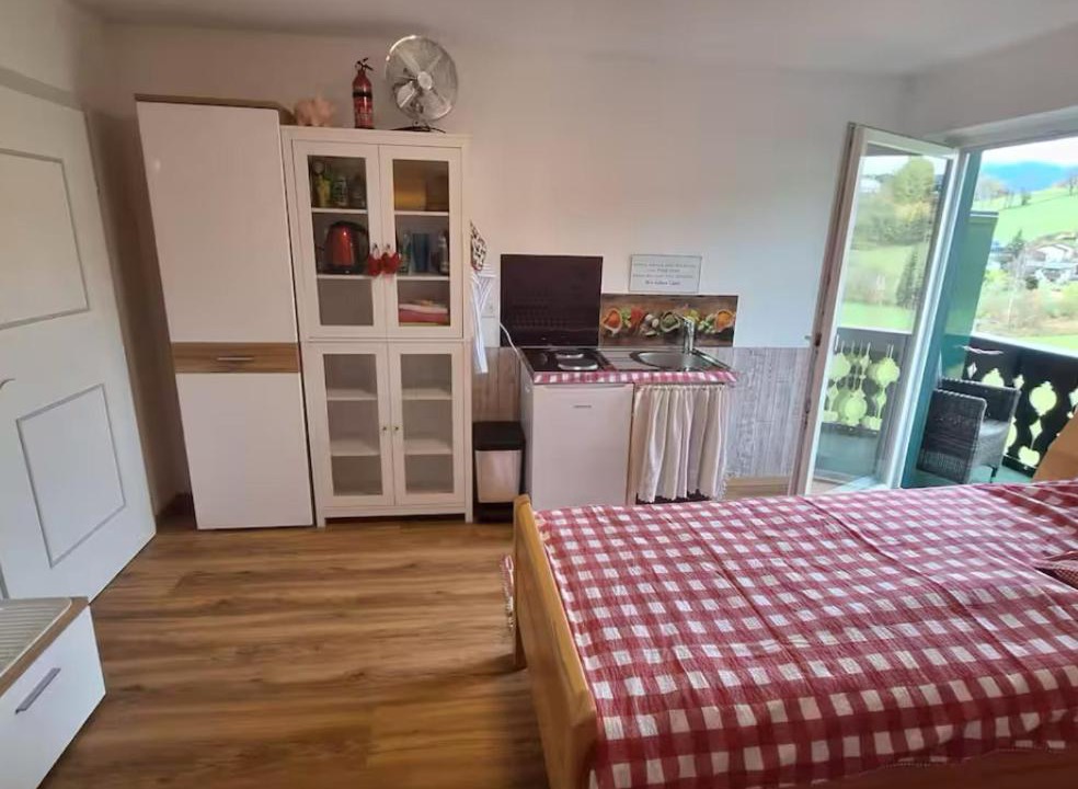 Goldegg Apartment | Sonniges Appartement und Gästezimmer, Haus Borowiec