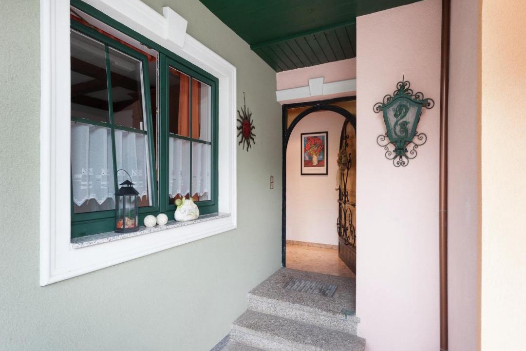 Goldegg House | Country House Charm near Ski Lift