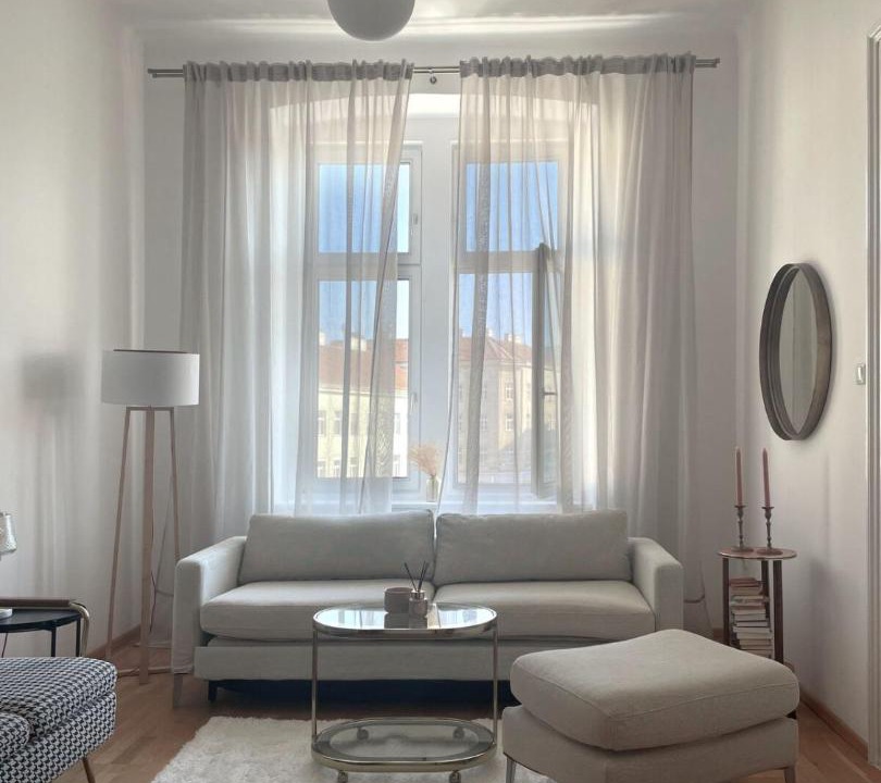 Yppenplatz Apartment | Sunny Apartment on Yppenplatz near City Center
