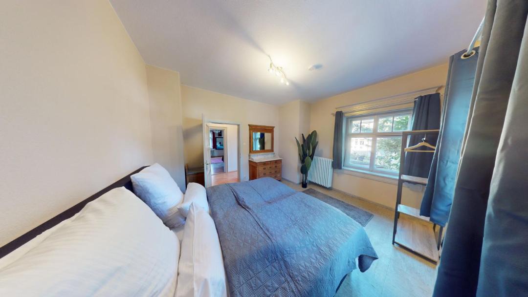Dornbirn Apartment | CROWN LIVING Villa Schillerstraße Dornbirn - Historisches Wohnen, nostaltigsches Apartment, ideal für Feriengäste und Geschäftsreisende, Parkplatz, zentrumsnah, Self Check-in
