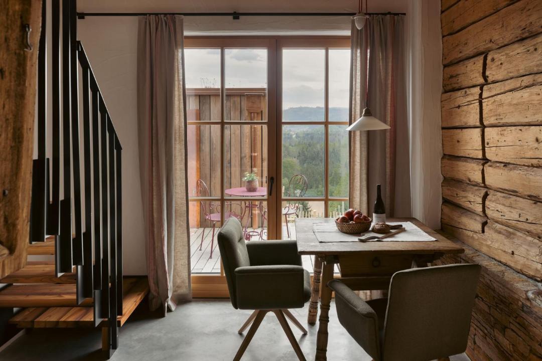 Deutschlandsberg Villa | Am Wildbachberg - Luxus Ferienhäuser mit Infinitypool, Privatsauna und Weinkeller