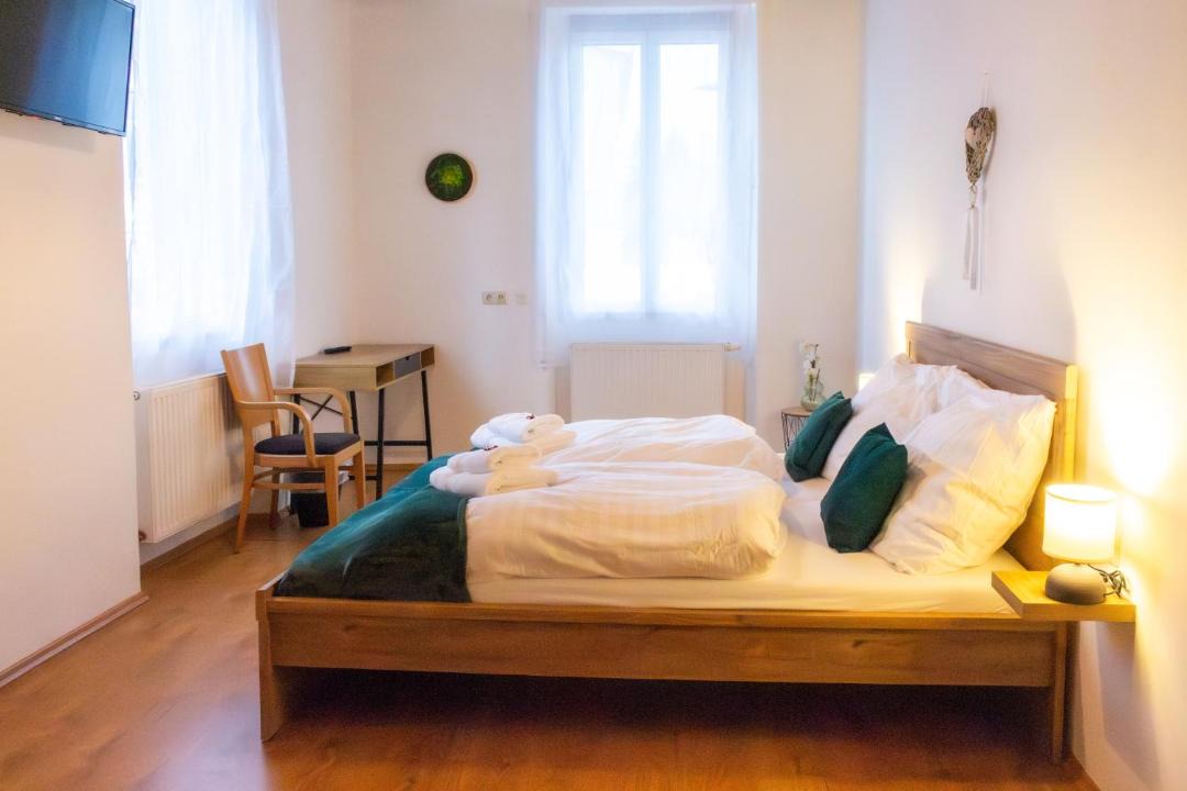 Krieglach House | Roseggercafé