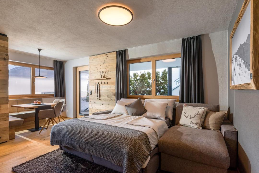 Emberg Apartment | Van's Place, Luxury Apartment