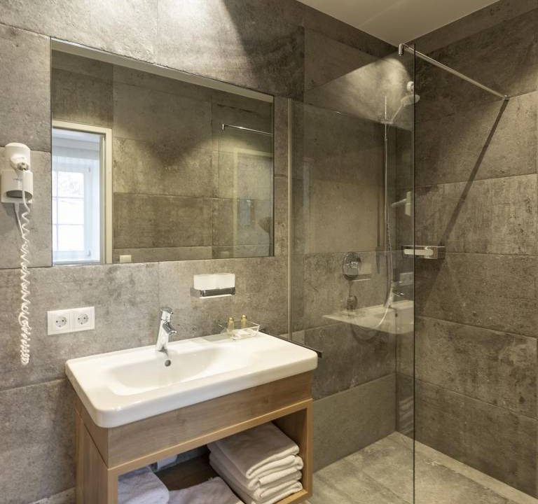 Photo of Others in Lans