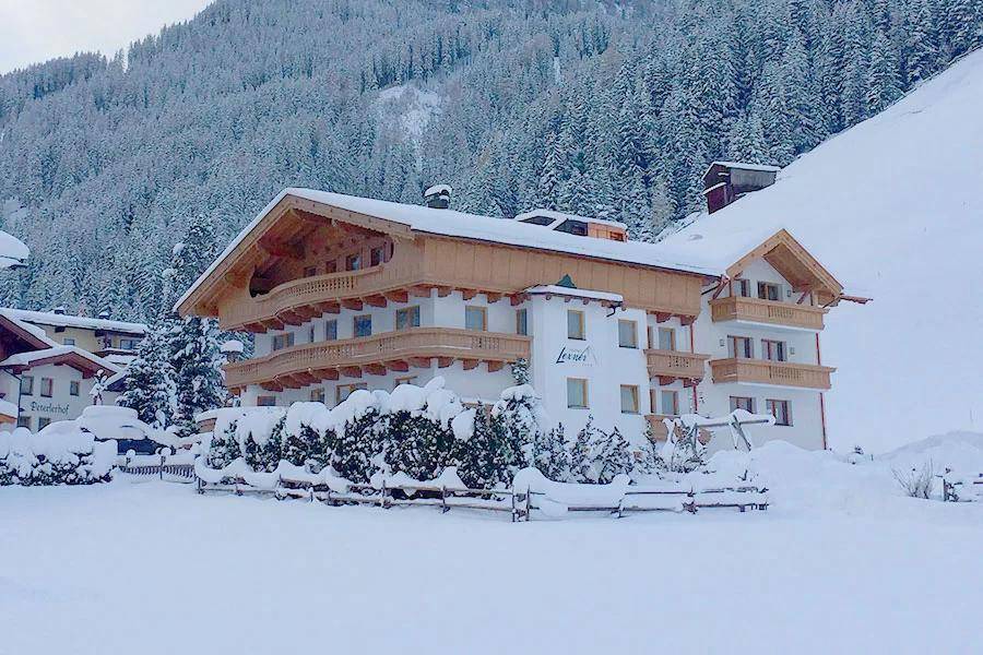 Photo of Buildings in Madseit