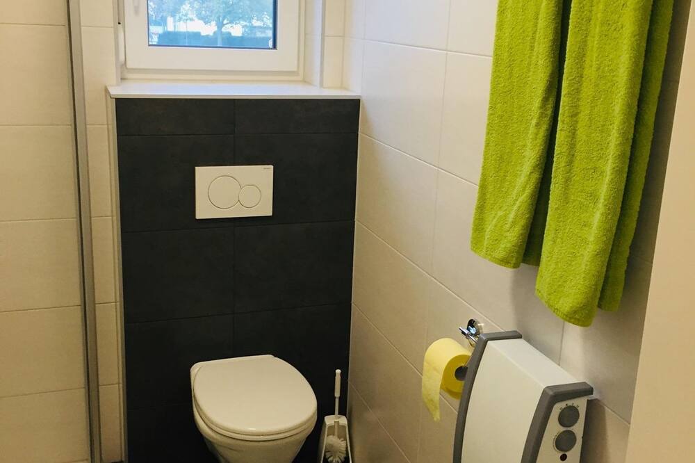 Photo of Bathroom in Rust