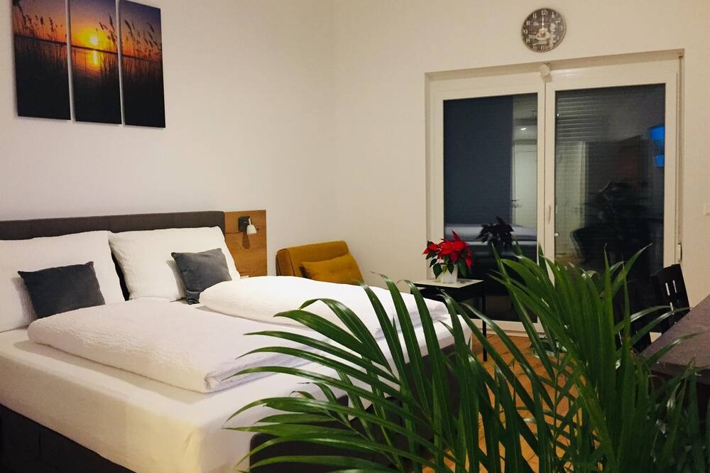 Photo of Bedroom in Rust