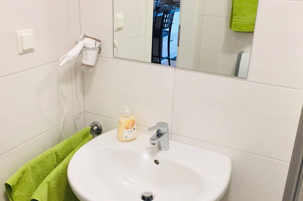 Photo of Bathroom in Rust