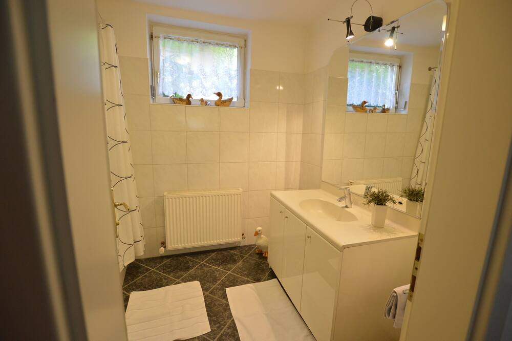 Photo of Bathroom in Elisabeth-Vorstadt