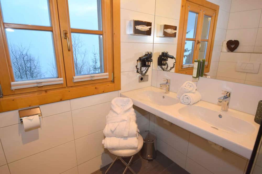 Photo of Bathroom in Emberg