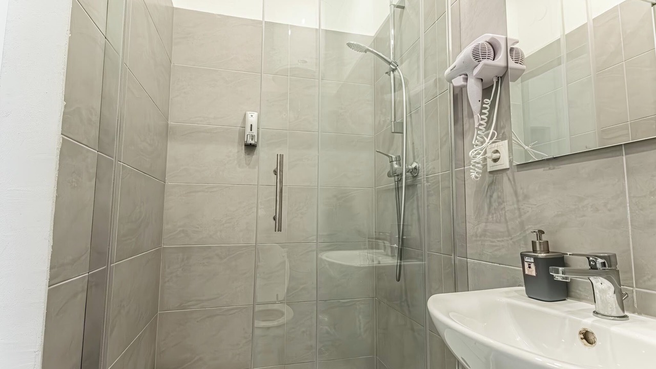 Photo of Bathroom in Wahring