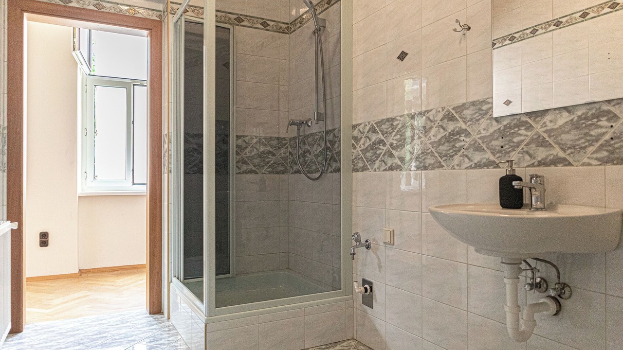 Photo of Bathroom in Wahring