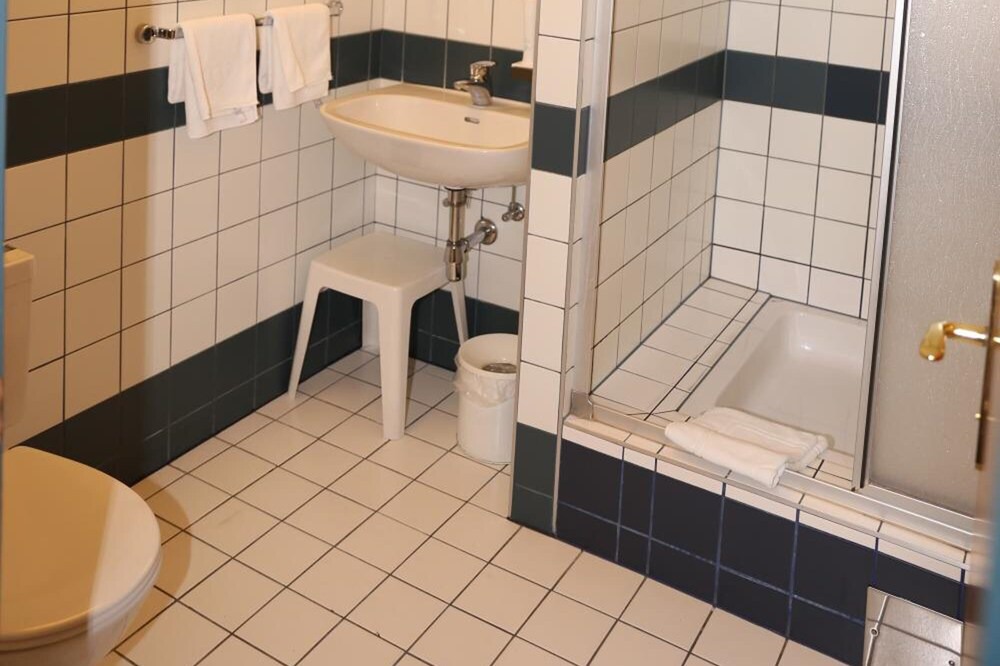 Photo of Bathroom in Alservorstadt