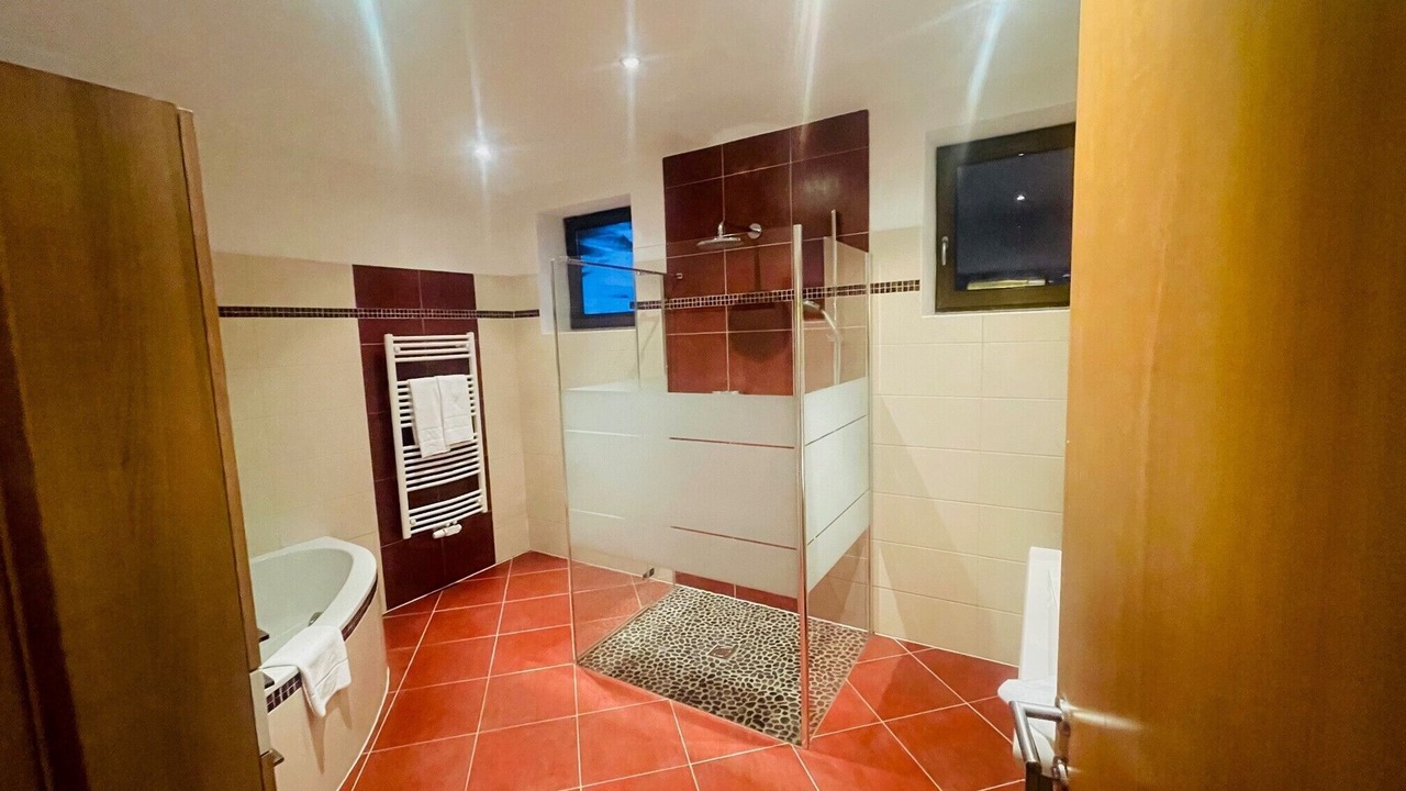 Photo of Bathroom in Unken