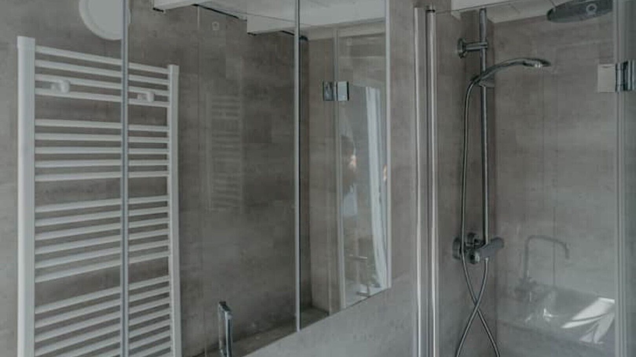 Photo of Bathroom in Rust