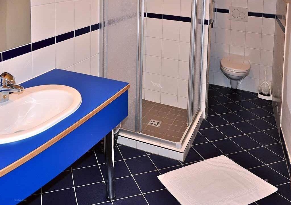 Photo of Bathroom in Rust