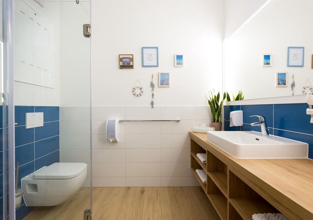 Photo of Bathroom in Rust