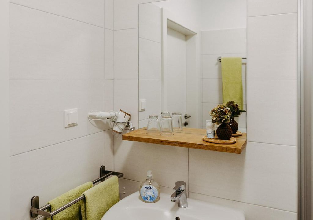 Photo of Bathroom in Rust