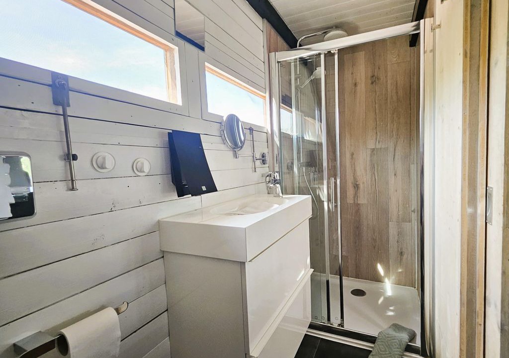 Photo of Bathroom in Rust