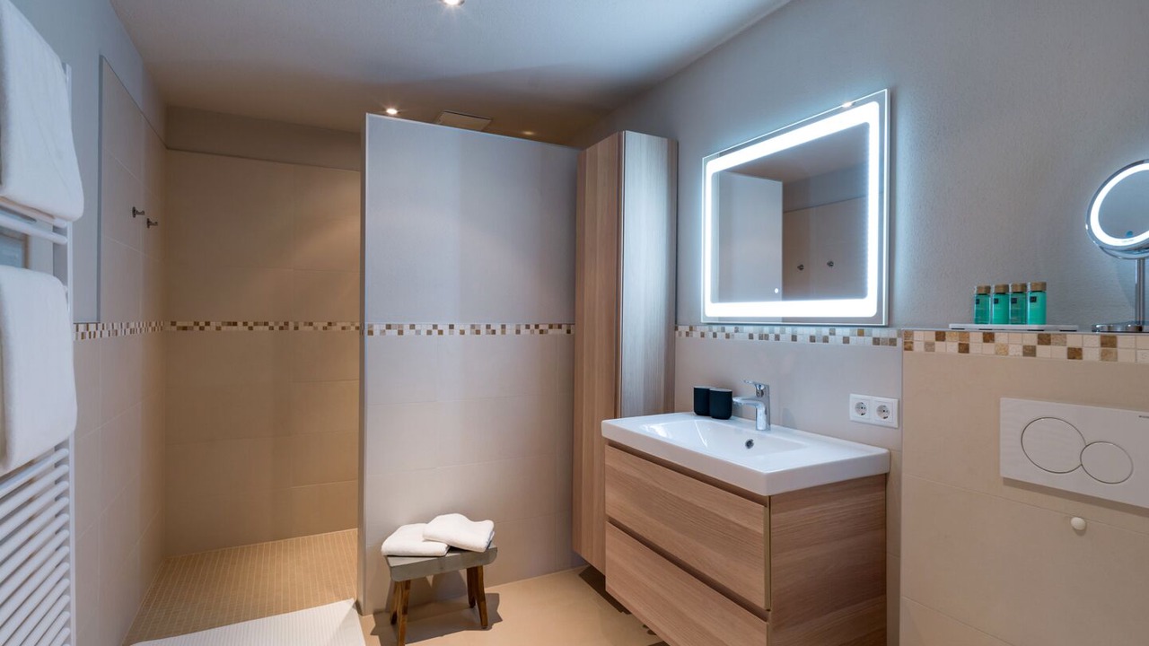 Photo of Bathroom in Emberg