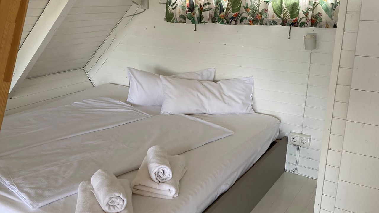 Photo of Bedroom in Rust