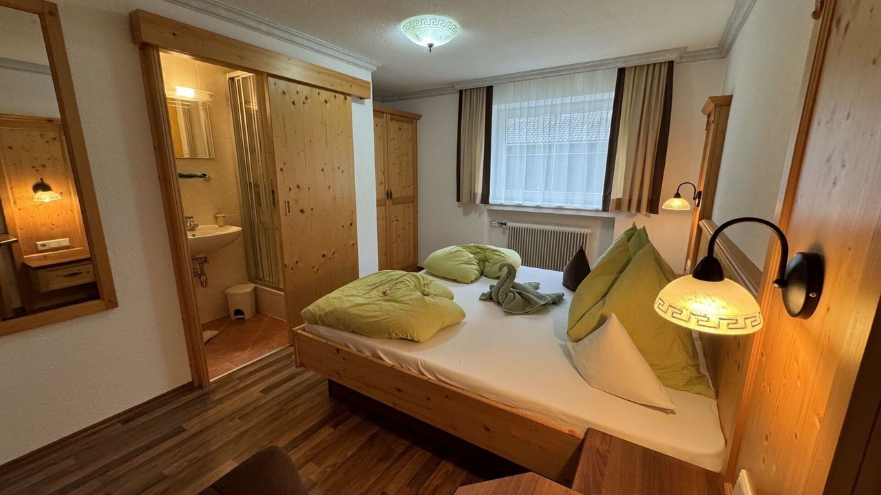 Photo of Others in See