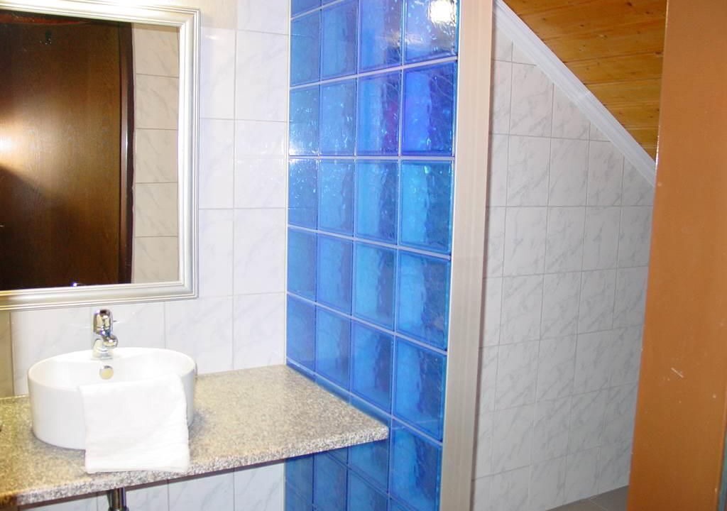 Photo of Bathroom in Thomatal