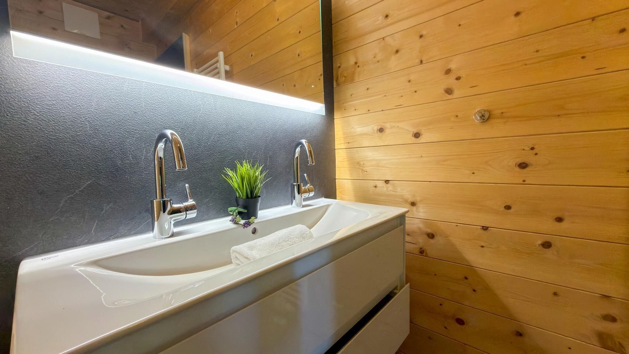 Photo of Bathroom in Jenig